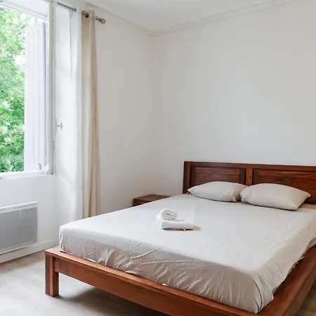 Elegant 2-bedroom Carré D'or 2 Bedrooms Appartement *