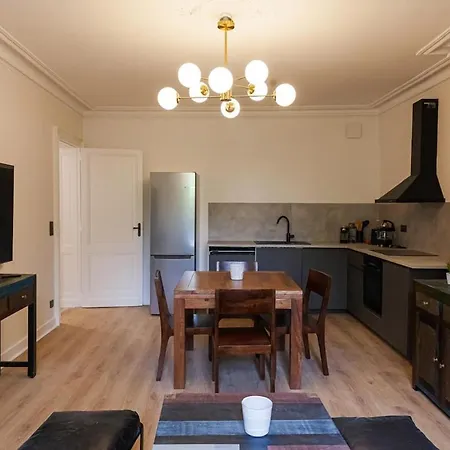 Elegant 2-bedroom Carré D'or 2 Bedrooms Appartement *
