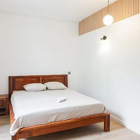 Elegant 2-bedroom Carré D'or 2 Bedrooms Appartement *